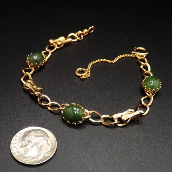 Vintage Asian Inspired Green Gemstone Gold Tone Bamboo Bracelet, 7 1/2 Inches - Picture 5 of 9